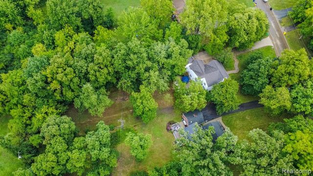20964 Thorofare Road, Grosse Ile, MI 48138