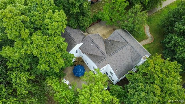 20964 Thorofare Road, Grosse Ile, MI 48138