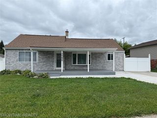 30486 Groveland Street, Madison Heights, MI 48071