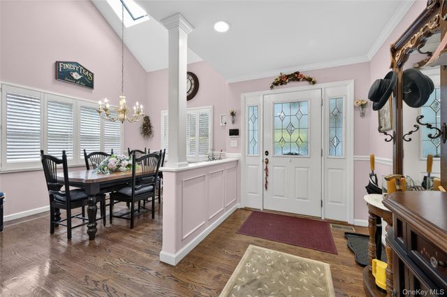 2 Crescent Court, Centerport, NY 11721