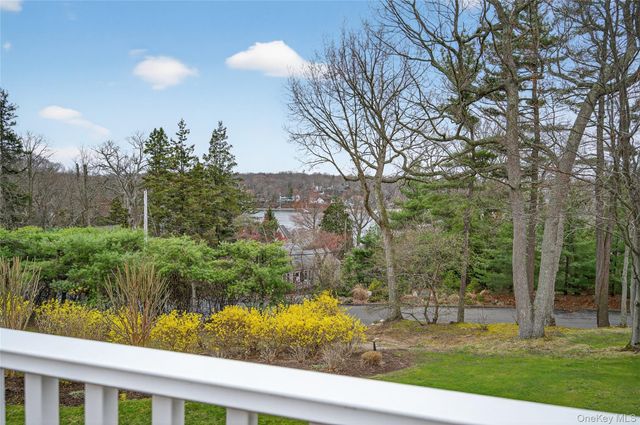 2 Crescent Court, Centerport, NY 11721