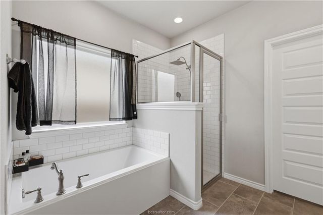 1613 Briscoe Manor Court, College Station, TX 77845