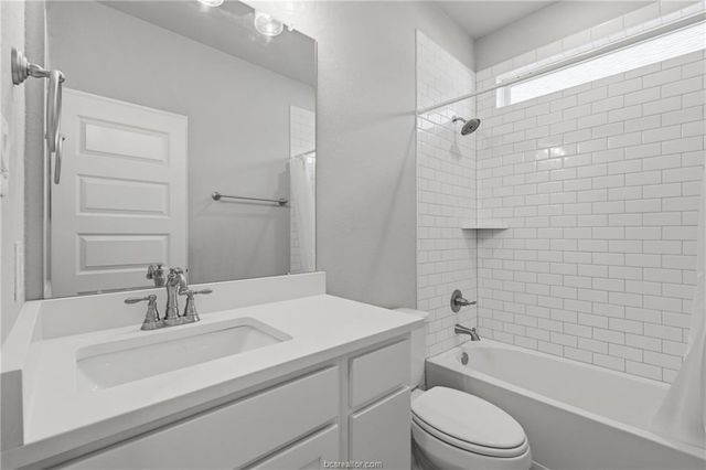 1613 Briscoe Manor Court, College Station, TX 77845