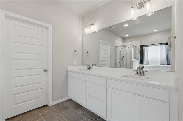 1613 Briscoe Manor Court, College Station, TX 77845
