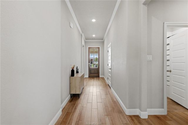 1613 Briscoe Manor Court, College Station, TX 77845