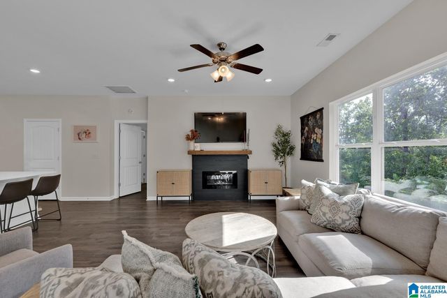 7184 PINE MOUNTAIN CIRCLE, Gardendale, AL 35071