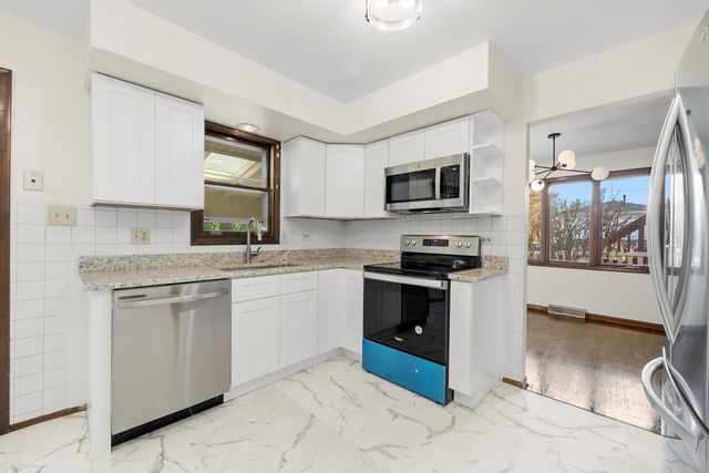 17731 LARKSPUR Lane, Homewood, IL 60430