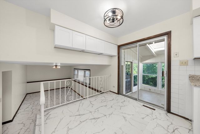 17731 LARKSPUR Lane, Homewood, IL 60430