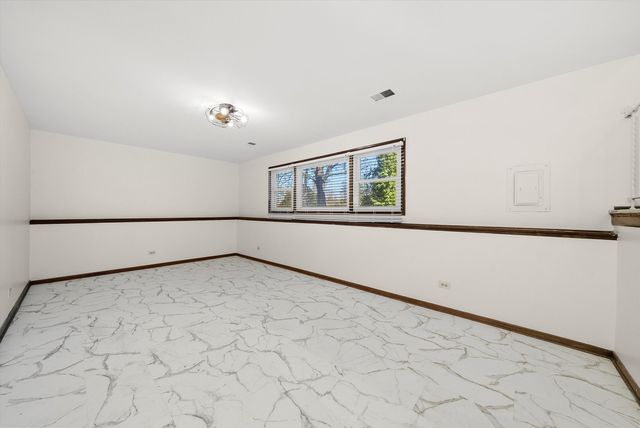 17731 LARKSPUR Lane, Homewood, IL 60430