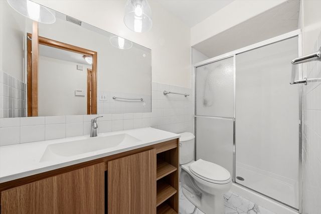 17731 LARKSPUR Lane, Homewood, IL 60430