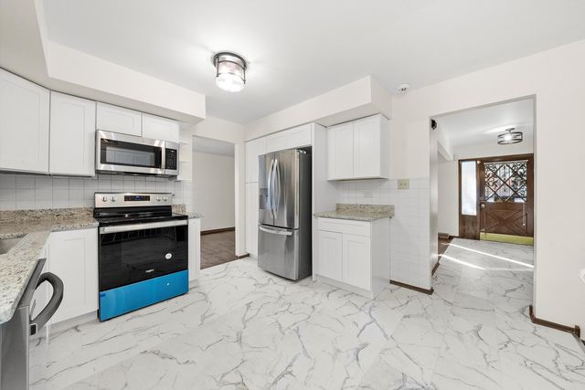 17731 LARKSPUR Lane, Homewood, IL 60430