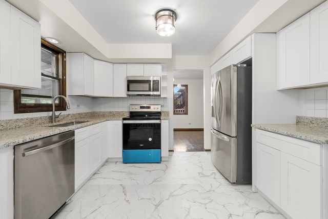 17731 LARKSPUR Lane, Homewood, IL 60430