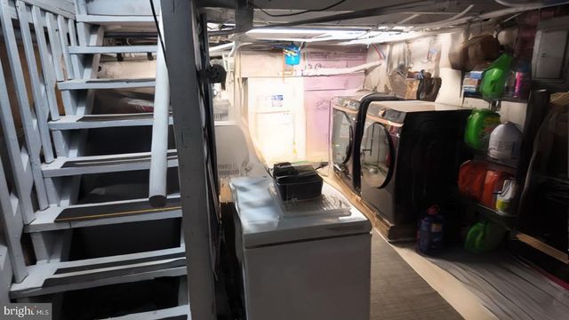 98 RAILROAD AVE, Penns Grove, NJ 08069