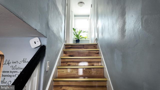 98 RAILROAD AVE, Penns Grove, NJ 08069