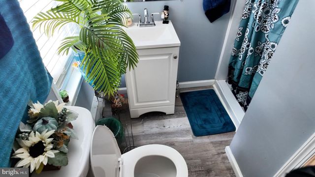 98 RAILROAD AVE, Penns Grove, NJ 08069