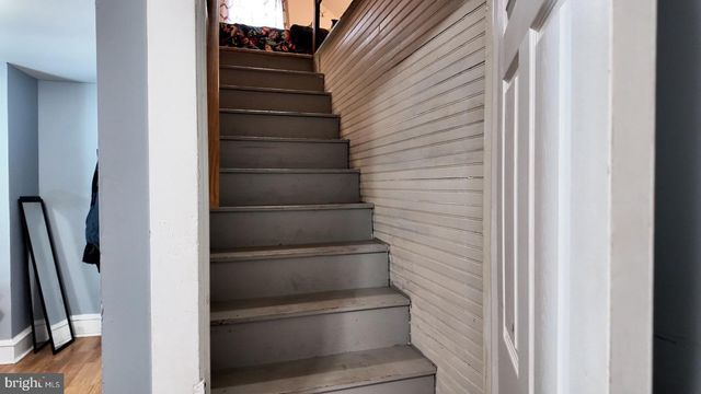 98 RAILROAD AVE, Penns Grove, NJ 08069