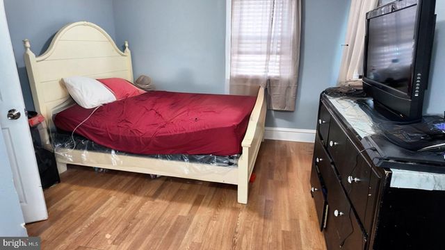 98 RAILROAD AVE, Penns Grove, NJ 08069