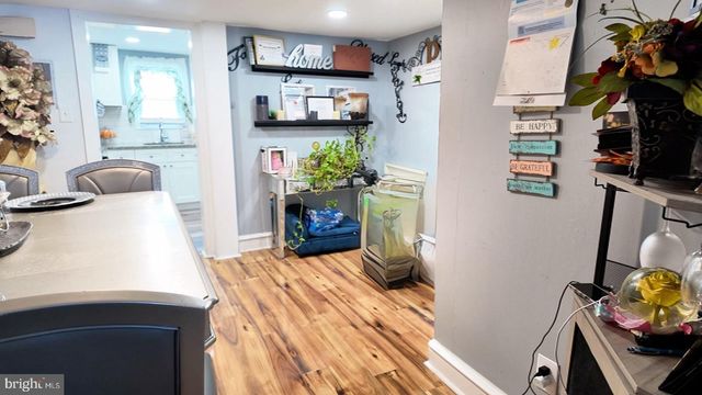 98 RAILROAD AVE, Penns Grove, NJ 08069