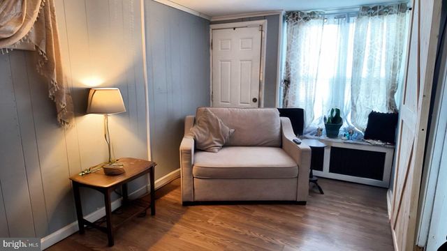 98 RAILROAD AVE, Penns Grove, NJ 08069