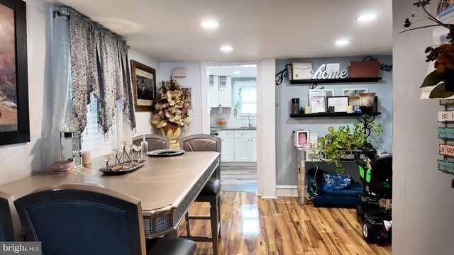 98 RAILROAD AVE, Penns Grove, NJ 08069