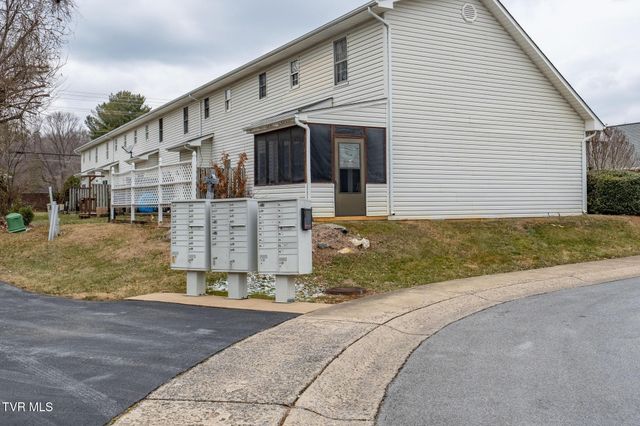 7 Cherokee Ridge Court 7, Johnson City, TN 37604