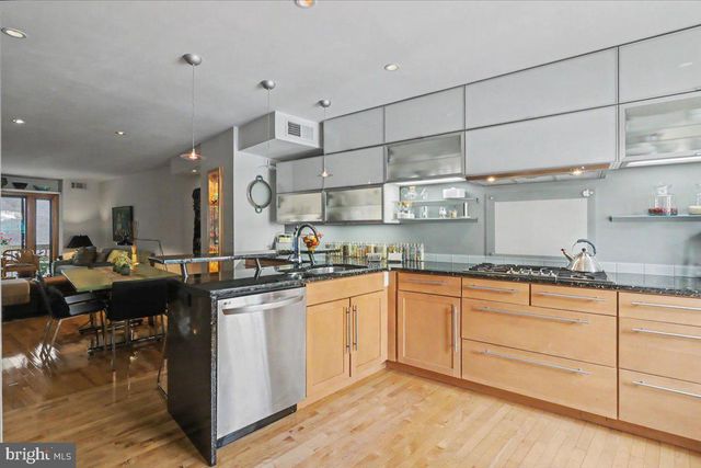 642 FITZWATER ST, Philadelphia, PA 19147