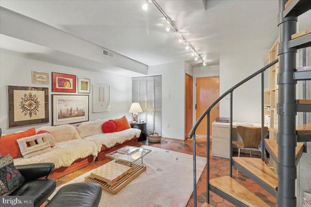 642 FITZWATER ST, Philadelphia, PA 19147