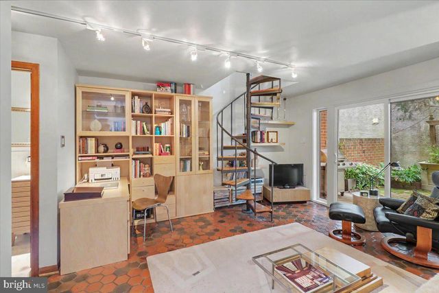 642 FITZWATER ST, Philadelphia, PA 19147