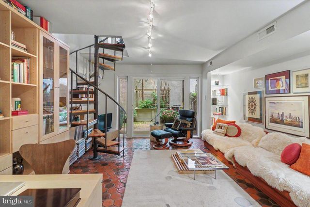 642 FITZWATER ST, Philadelphia, PA 19147