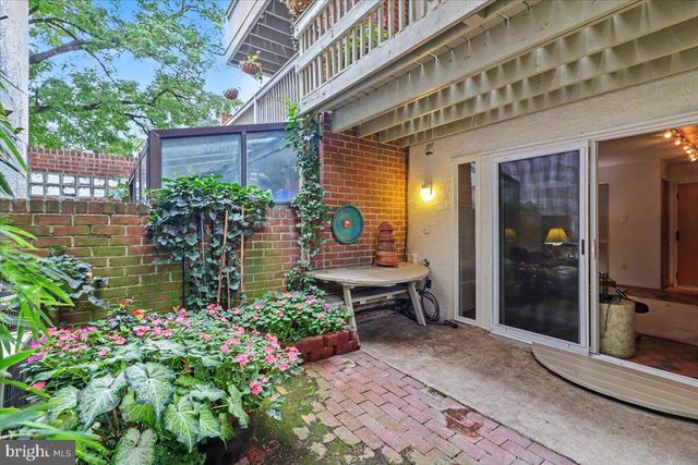 642 FITZWATER ST, Philadelphia, PA 19147