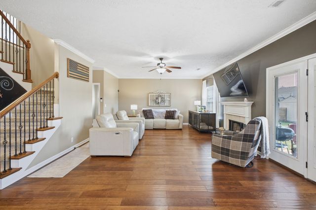 1026 Pinnacle Hills Dr, Murfreesboro, TN 37128