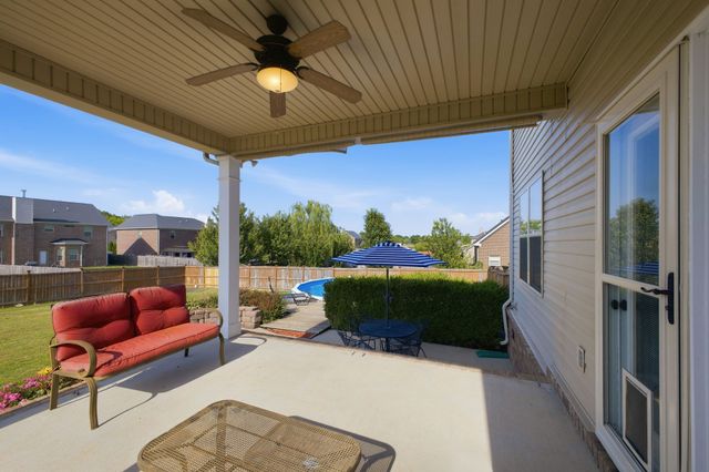 1026 Pinnacle Hills Dr, Murfreesboro, TN 37128