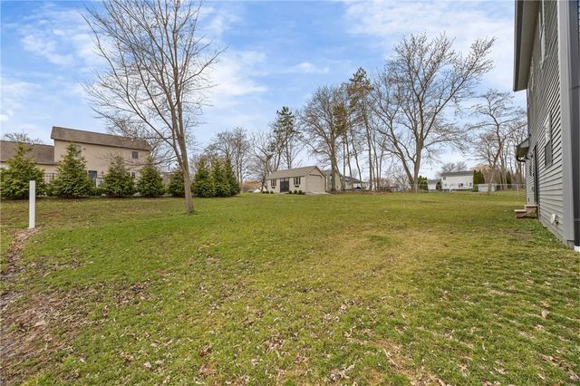 11 Berry Grove Lane West, Clarkson, NY 14420