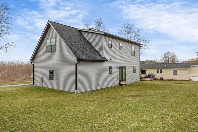 11 Berry Grove Lane West, Clarkson, NY 14420