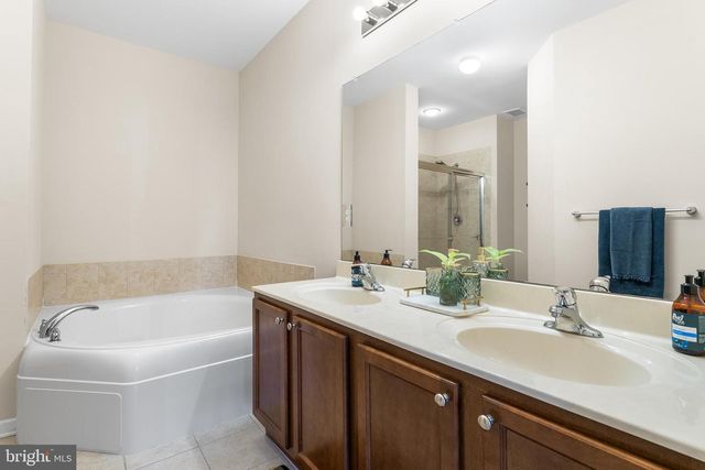 234 BREEDERS CUP DR, Cherry Hill, NJ 08002