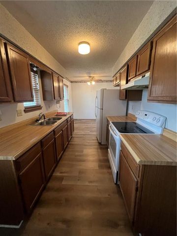 606 Younger Drive, Harrisonville, MO 64701