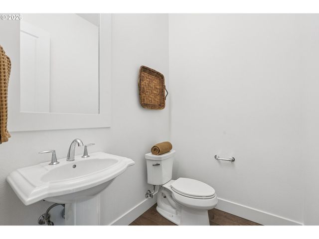 2751 DAHLIA Dr, West Linn, OR 97068