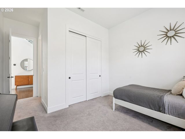 2751 DAHLIA Dr, West Linn, OR 97068