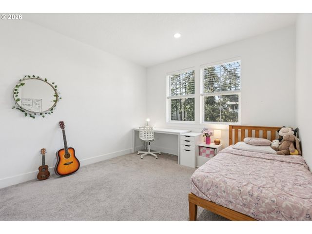 2751 DAHLIA Dr, West Linn, OR 97068