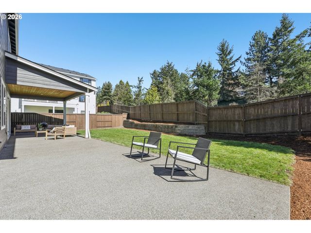 2751 DAHLIA Dr, West Linn, OR 97068
