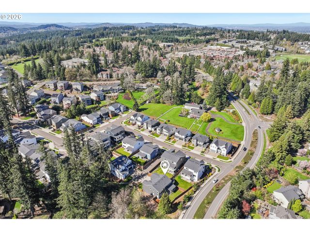 2751 DAHLIA Dr, West Linn, OR 97068