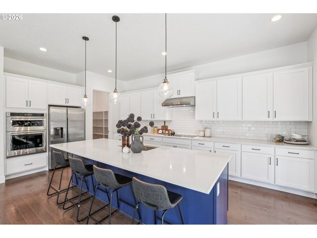 2751 DAHLIA Dr, West Linn, OR 97068