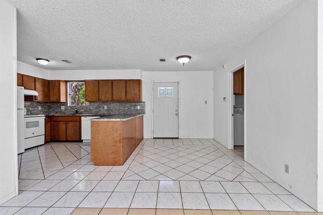 6 El Sol ST, Wimberley, TX 78676