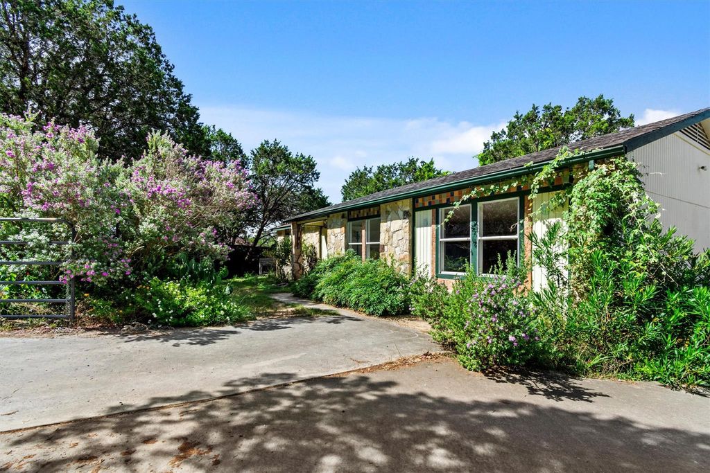 6 El Sol ST, Wimberley, TX 78676