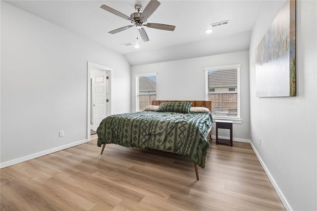681 Brandon Michael Street, Prairie Grove, AR 72753