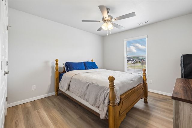 681 Brandon Michael Street, Prairie Grove, AR 72753