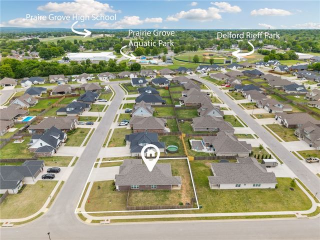 681 Brandon Michael Street, Prairie Grove, AR 72753