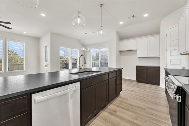 4084 Crestmont Drive, College Station, TX 77845