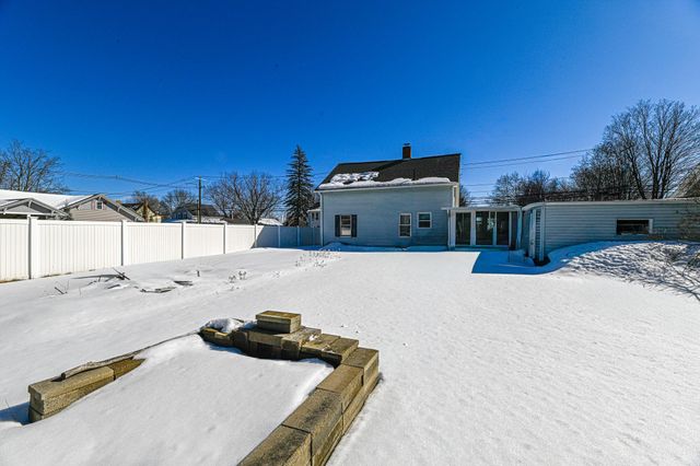 49 Washington Street, Rochester, NH 03867