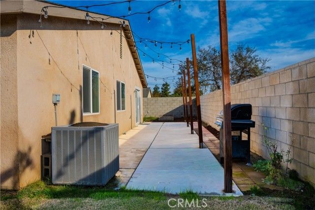 3817 Harris Rd, Bakersfield, CA 93313
